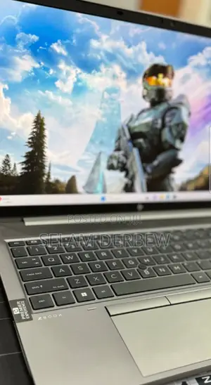 New Laptop HP ZBook Firefly G8 16GB Intel Core I7 SSD 512GB