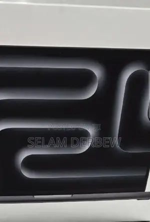 New Laptop Apple Macbook Pro 2025 M5 14-Inch 16GB SSD 512GB