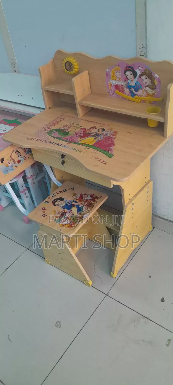 Cute Modern Kids Study Table + Chair Set 