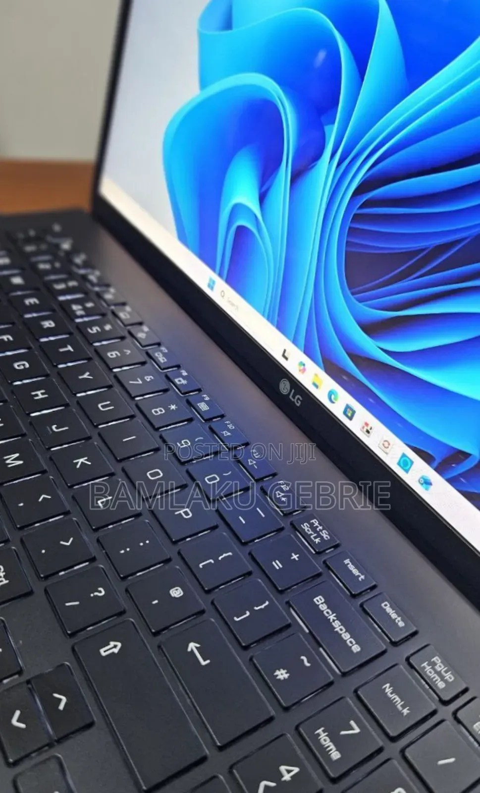 New Laptop LG Gram 15.6 16GB Intel Core I7 SSD 512GB