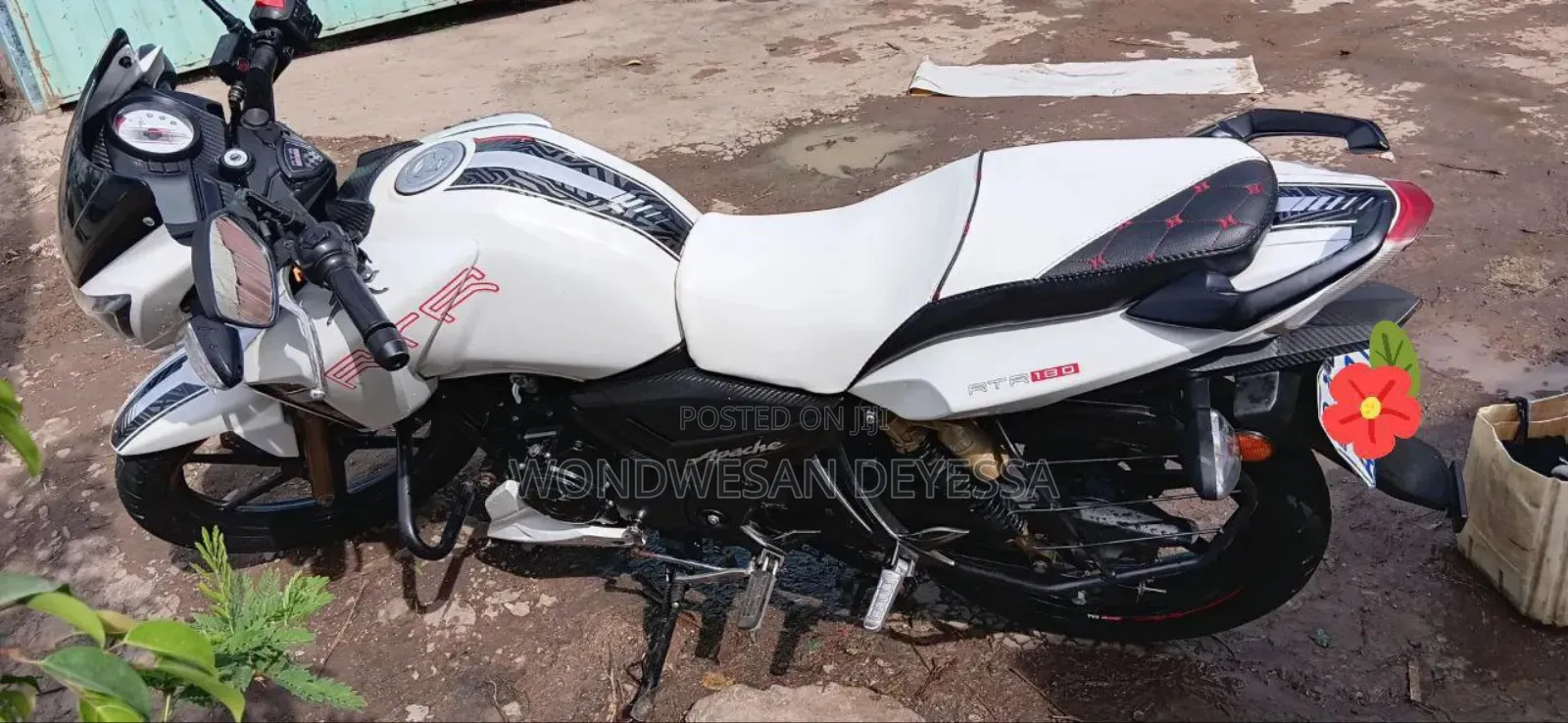 TVS Apache 180 RTR 2021 White