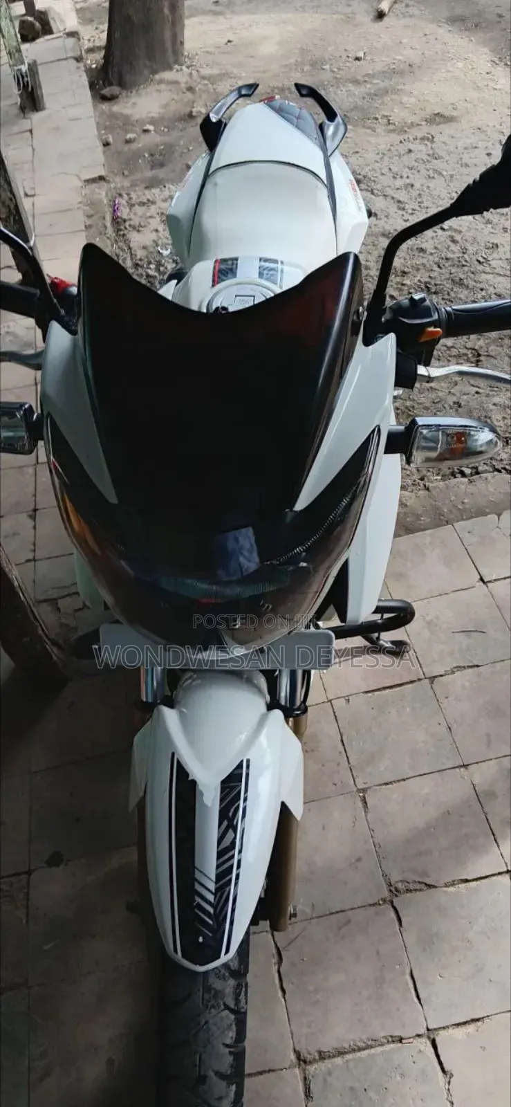 TVS Apache 180 RTR 2021 White