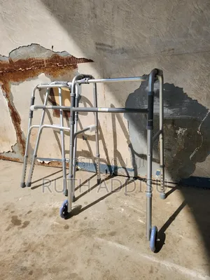 Photo - Foldable Walker管教medical Walker垂下almunium Walker承認walker腔裏walker New