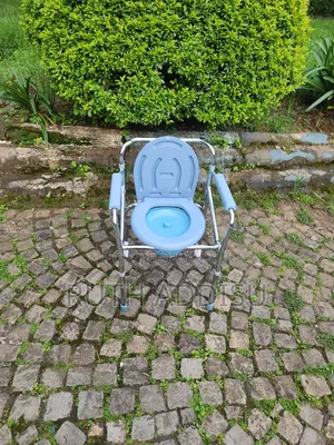 Photo - Commode Chair軟件toilet Chair重大commode Chair腑了commode Chair簾子commode