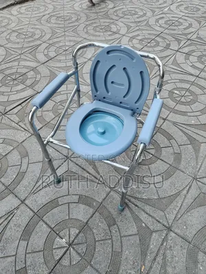 Photo - Commode Chair轟動toilet Chair朱槿commode Chair埤了commode Chair填補commode