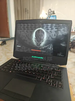 Laptop 8GB Intel Core I7 HDD 1T