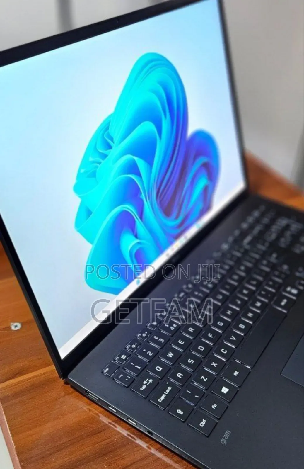 New Laptop LG Gram 13.3 16GB Intel Core i7 SSD 1T