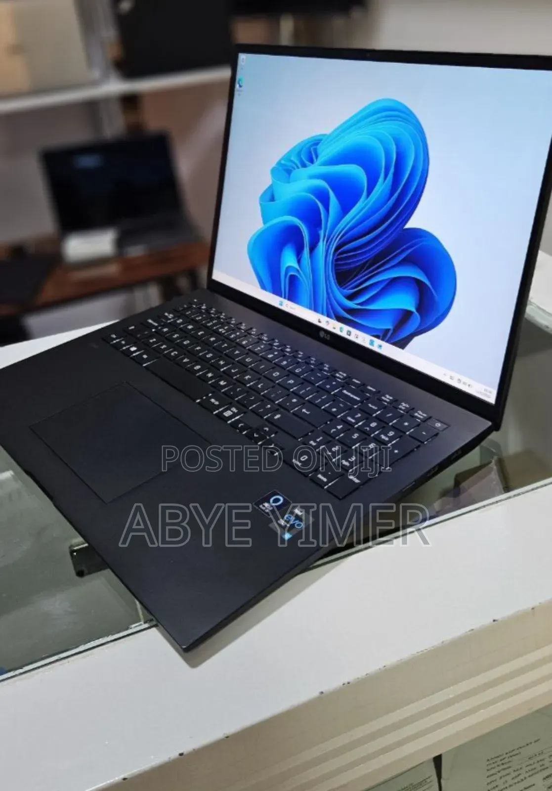 New Laptop LG Gram 15.6 16GB Intel Core I7 SSD 1T