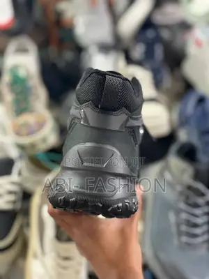 Men's Black Mid High Comfortable Boots