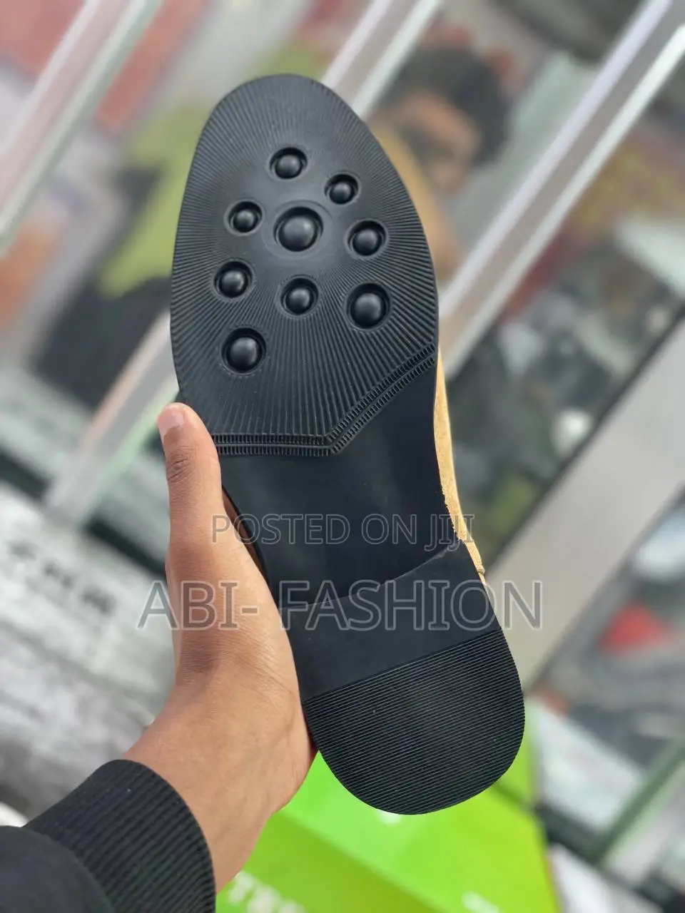 Men's Suede Chelsea Boots Kaki Color