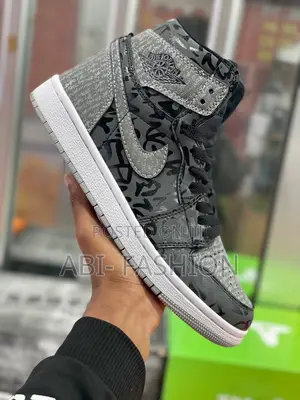 Photo - Nike Air Jordan 1 Retro High Og "Rebellionaire"