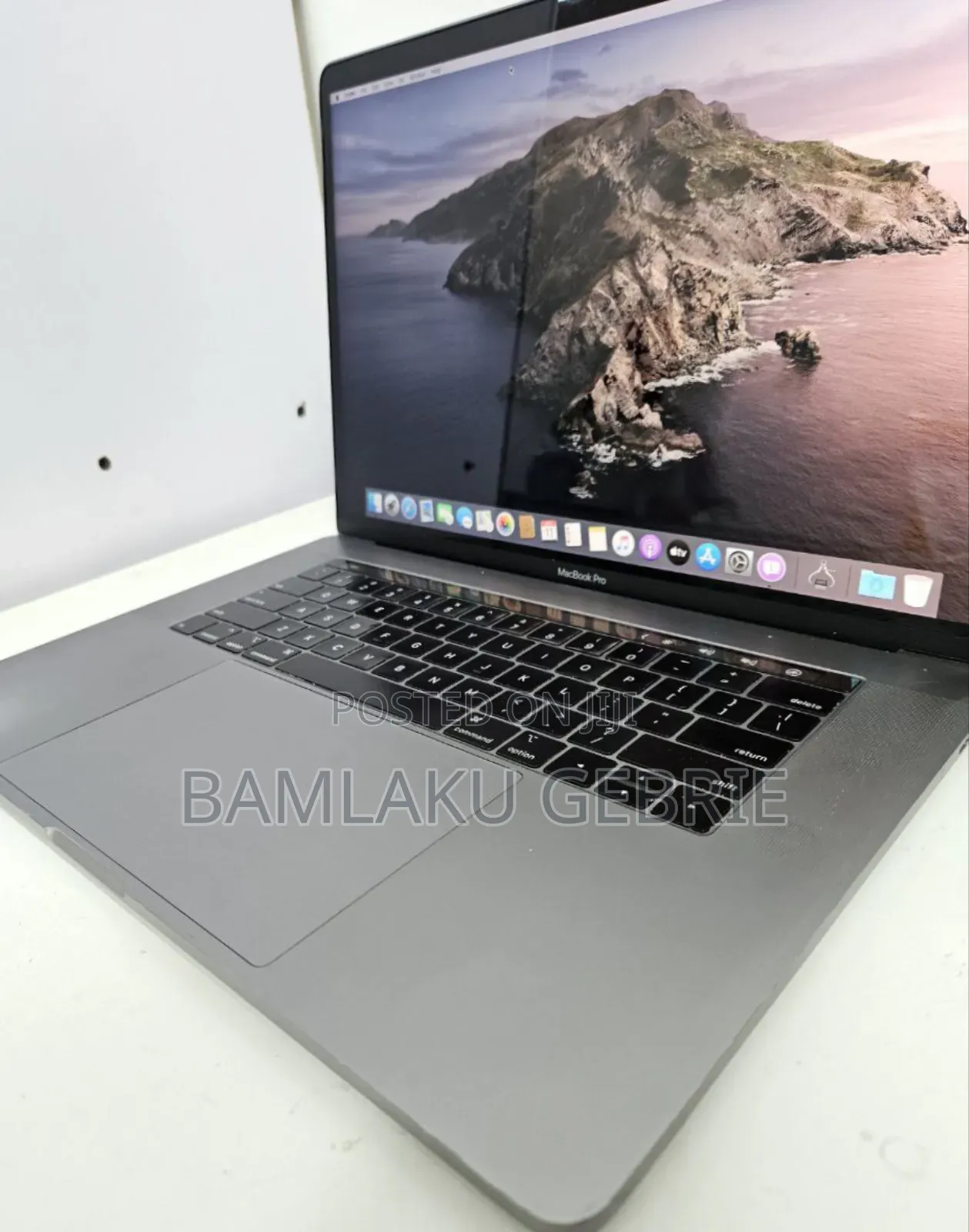 New Laptop Apple MacBook Pro 2019 16GB Intel Core I9 SSD 512GB