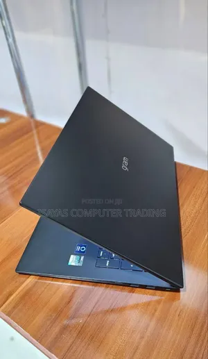 Photo - New Laptop LG Gram 15.6 16GB Intel Core I7 SSD 512GB