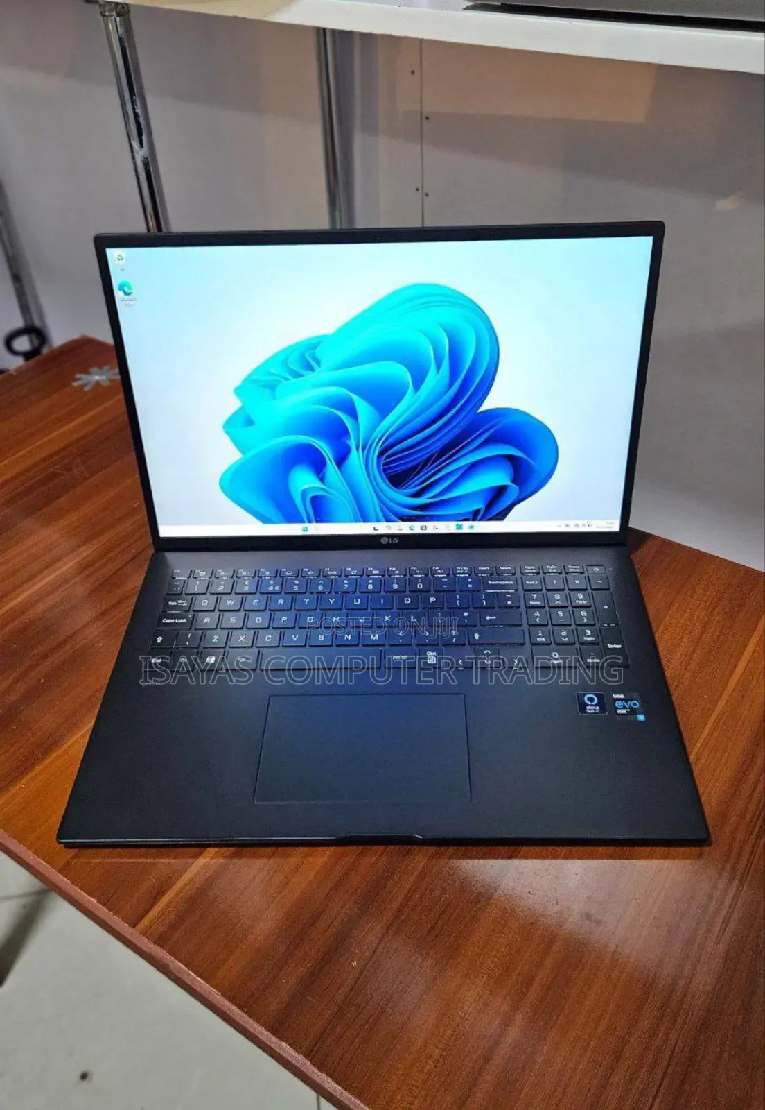 New Laptop LG Gram 15.6 16GB Intel Core I7 SSD 512GB