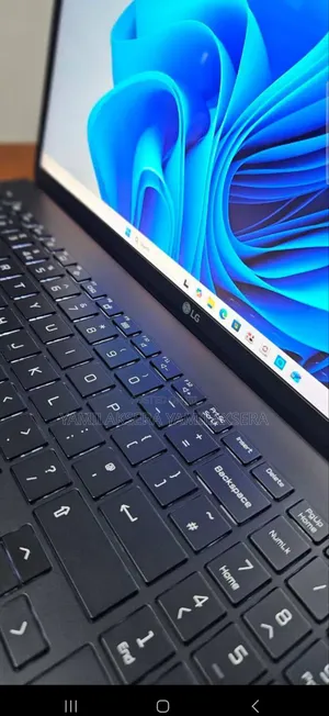 New Laptop LG Gram 15.6 16GB Intel Core I7 SSD 1T