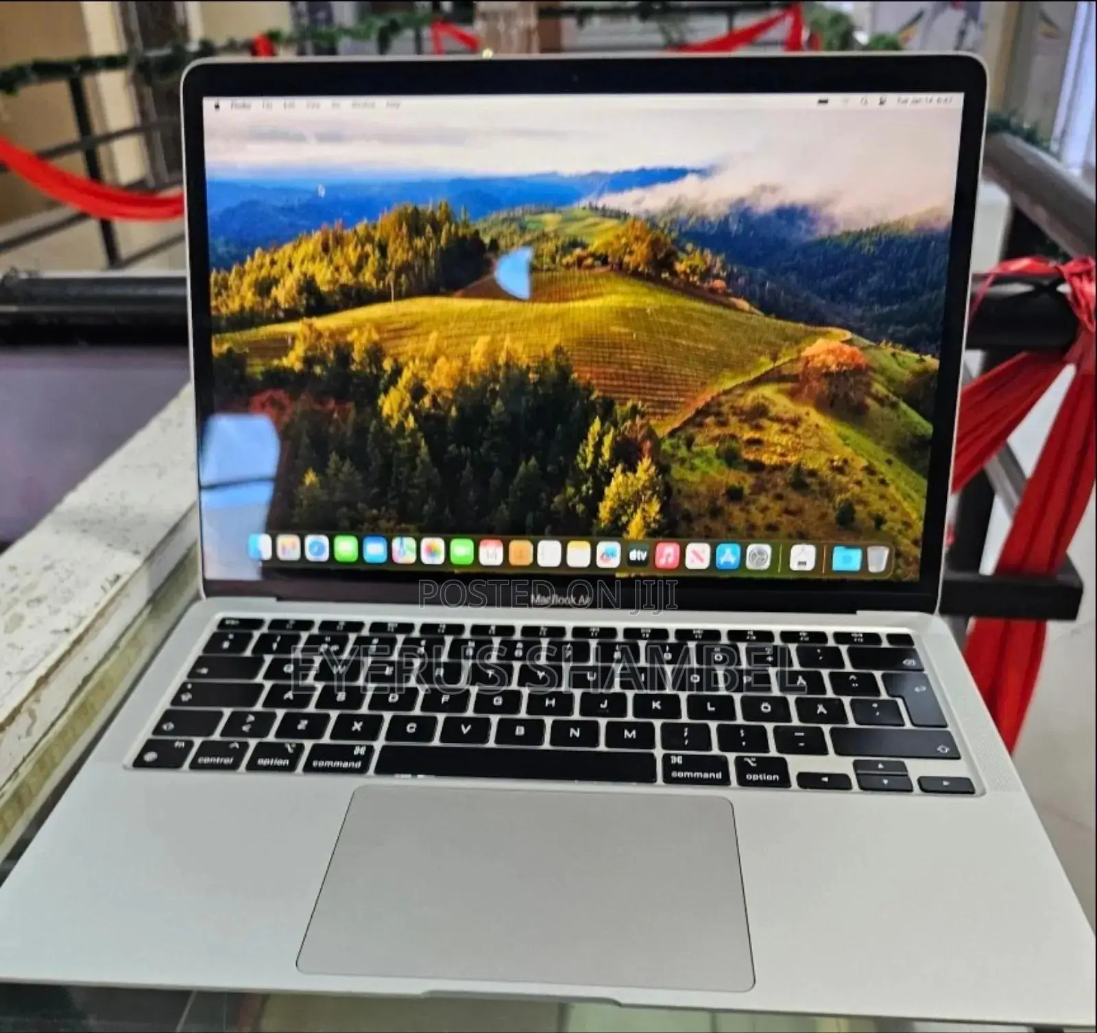 New Laptop Apple MacBook Air 2020 M1 8GB Apple M1 SSD 256GB