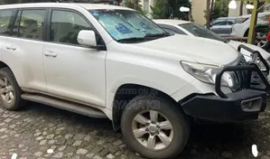 Photo - Toyota Land Cruiser Prado 2014 White