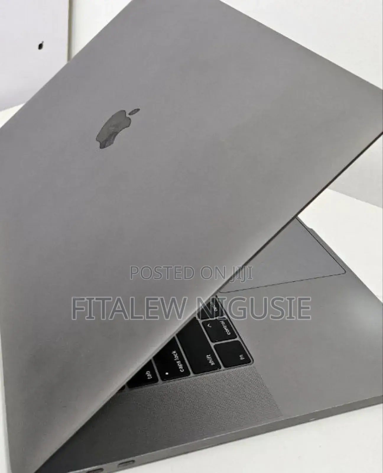 New Laptop Apple MacBook Pro 2019 16GB Intel Core I9 SSD 512GB