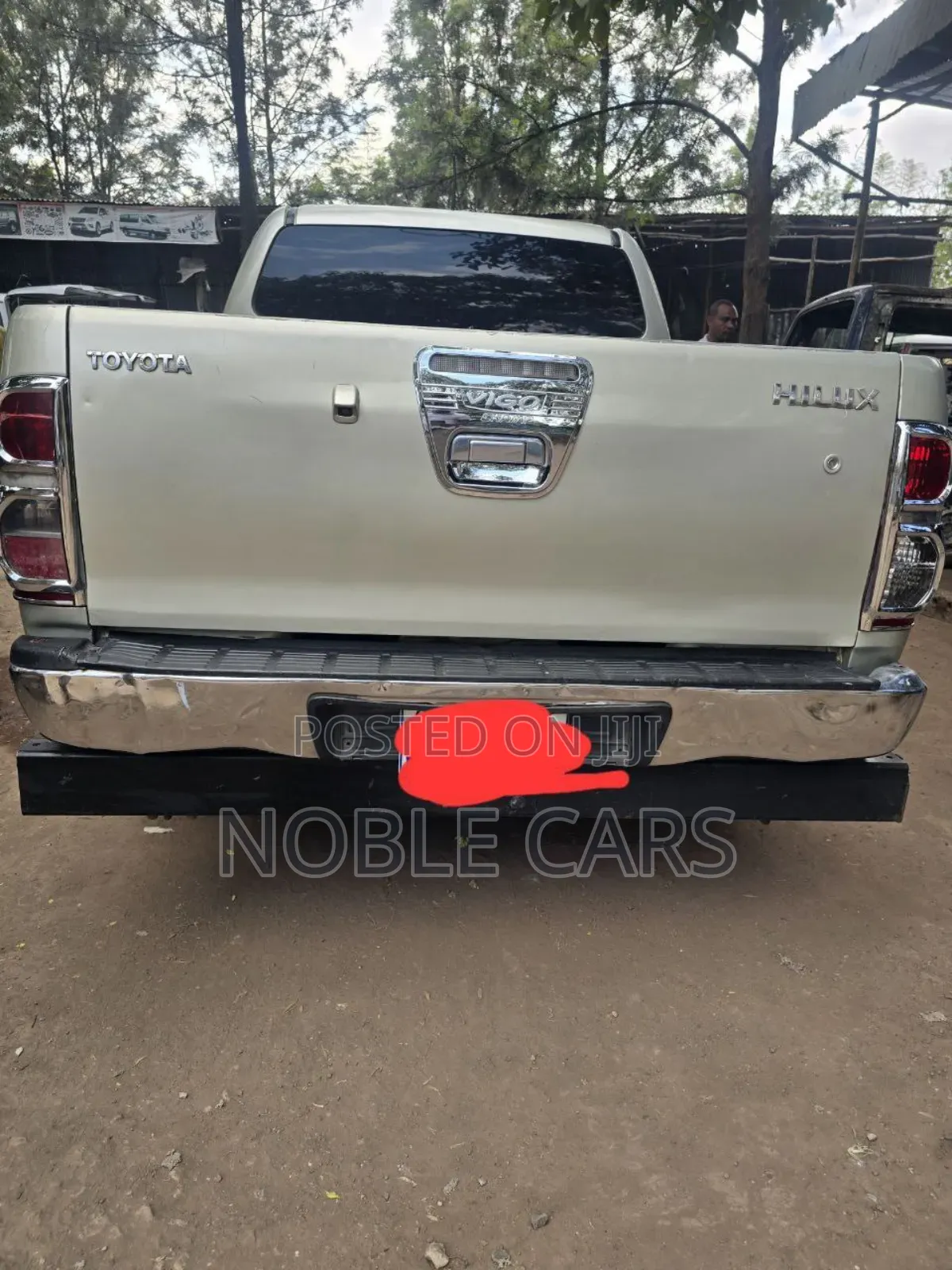 Toyota Hilux 3.0 D-4D 4x4 2015 Gold