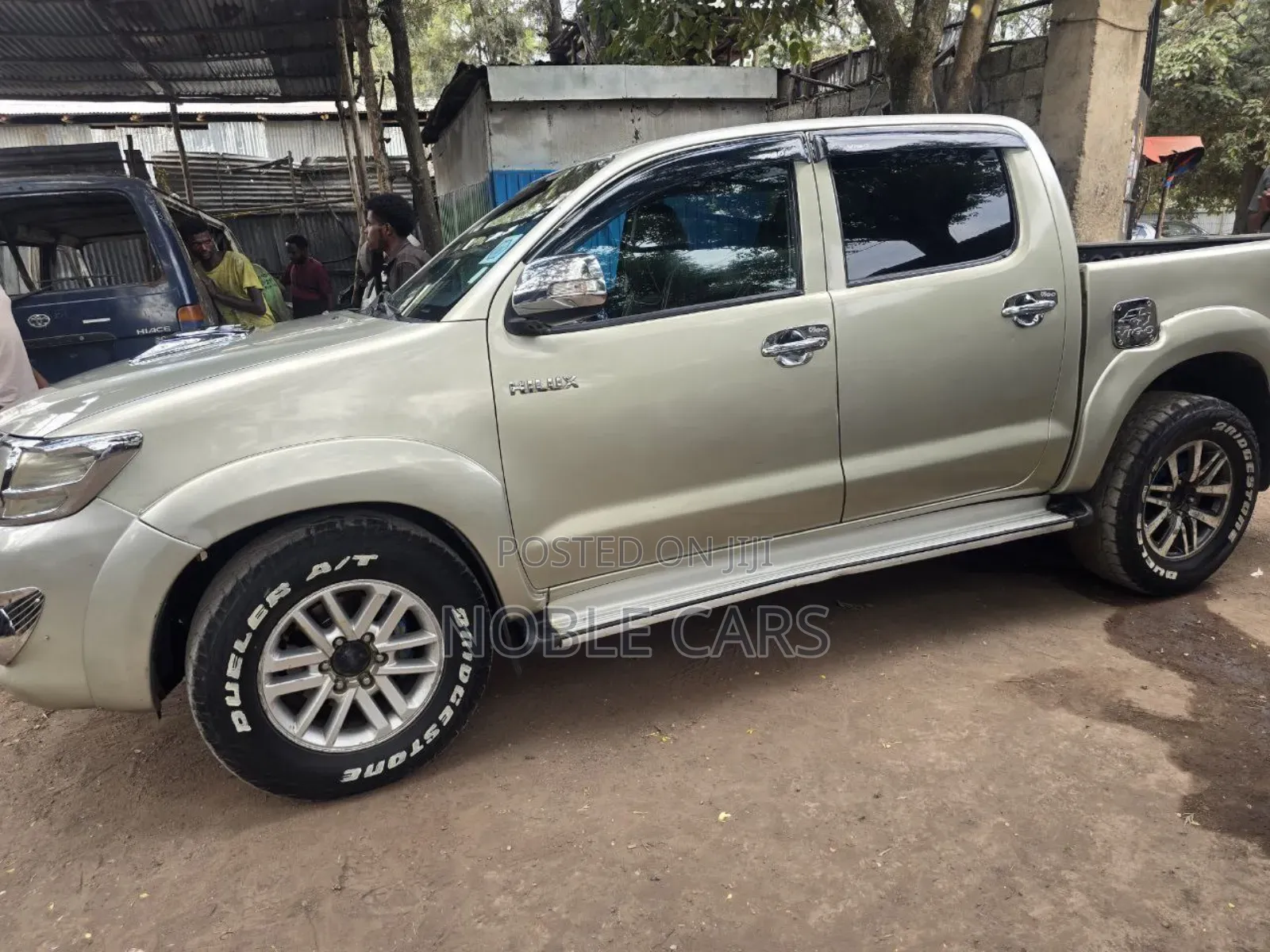 Toyota Hilux 3.0 D-4D 4x4 2015 Gold