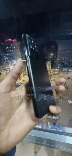 Photo - Samsung Galaxy S21 Ultra 5G 256 GB Black