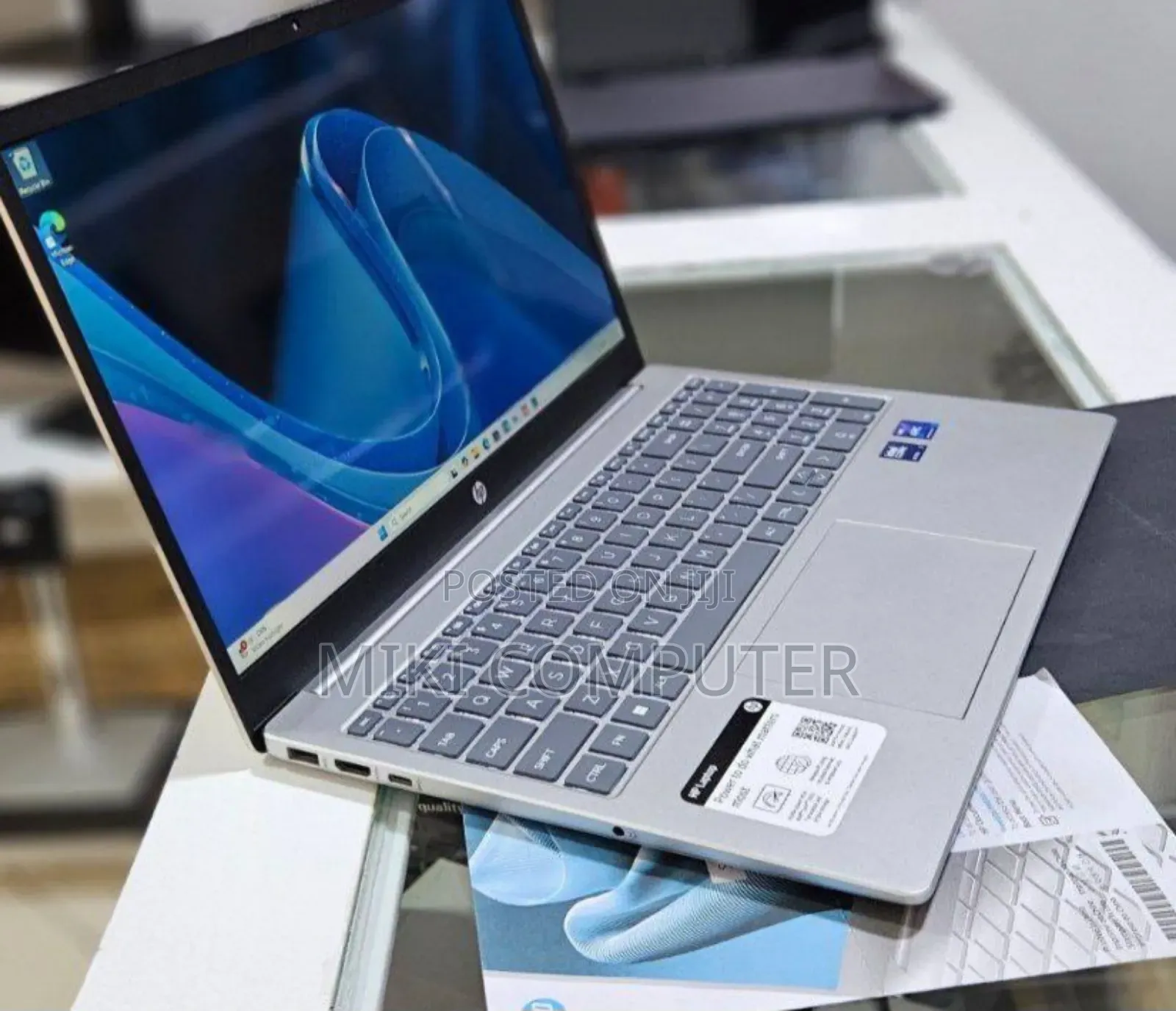 New Laptop HP OmniBook 5 Flip 16GB Intel Core Ultra 7 SSD 512GB