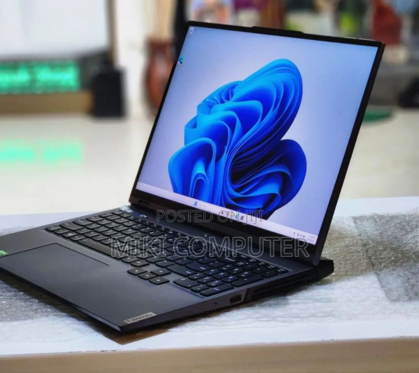 New Laptop Lenovo Legion 5 16GB AMD Ryzen 7 SSD 1T