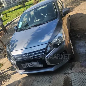 Photo - Mitsubishi Attrage 2022 Gray