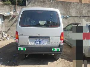 Photo - Suzuki Eeco 2024 Silver