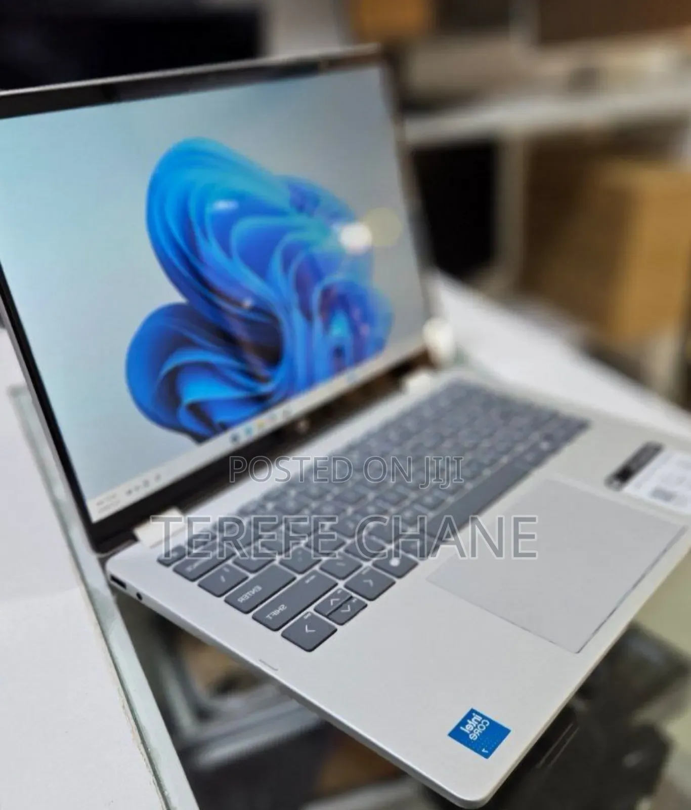 New Laptop HP OmniBook 5 14" 16GB Intel Core I7 SSD 1T
