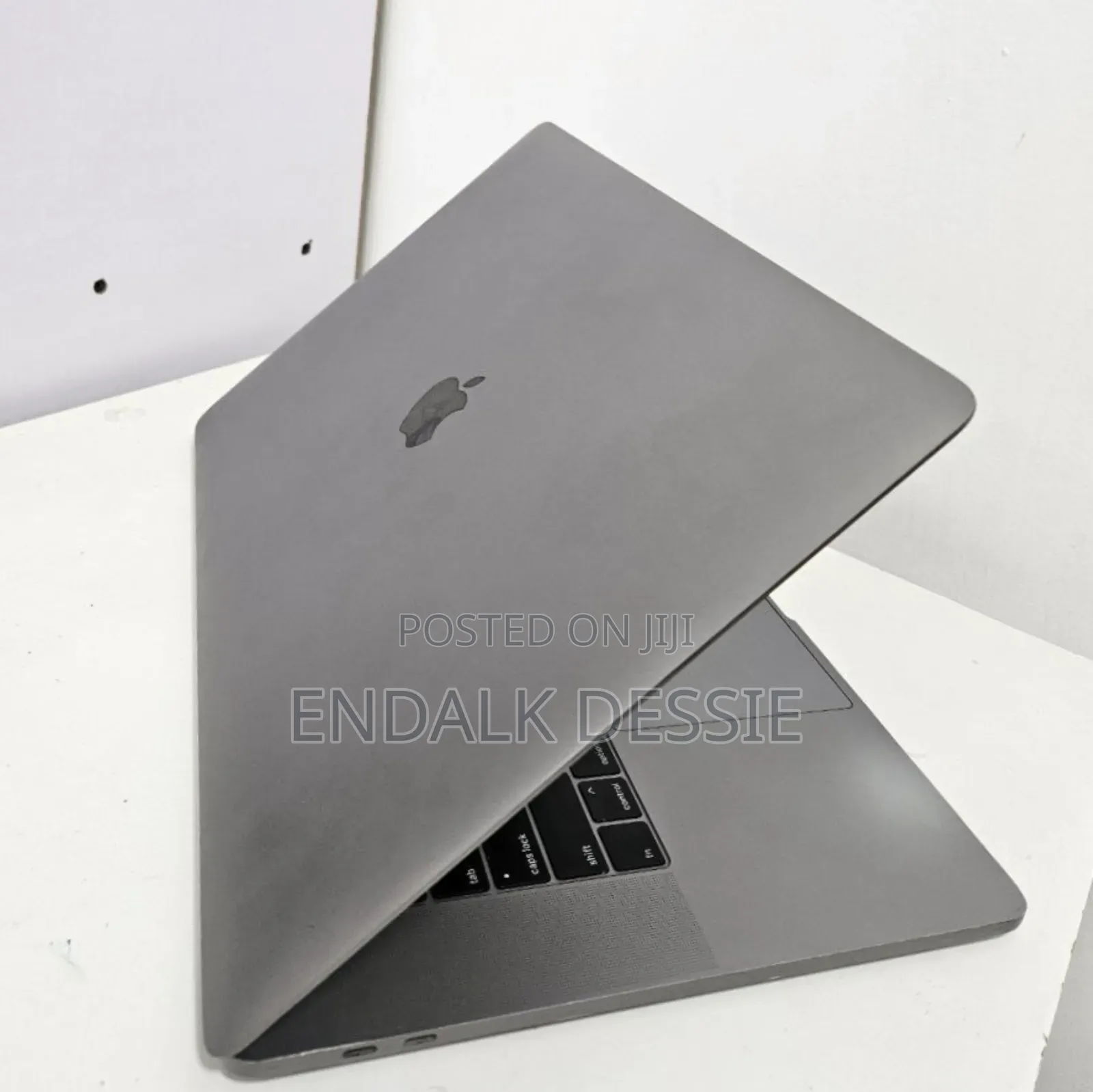 New Laptop Apple MacBook Pro 2019 16GB Intel Core I9 SSD 512GB