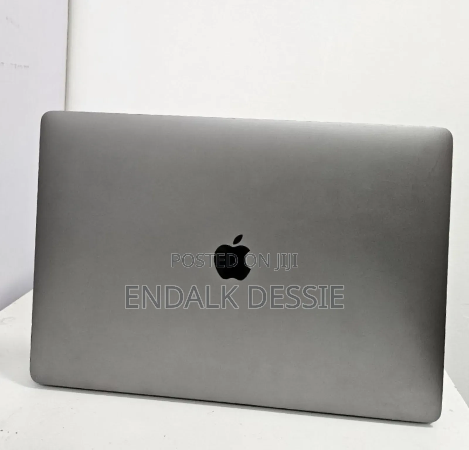 New Laptop Apple MacBook Pro 2019 16GB Intel Core I9 SSD 512GB