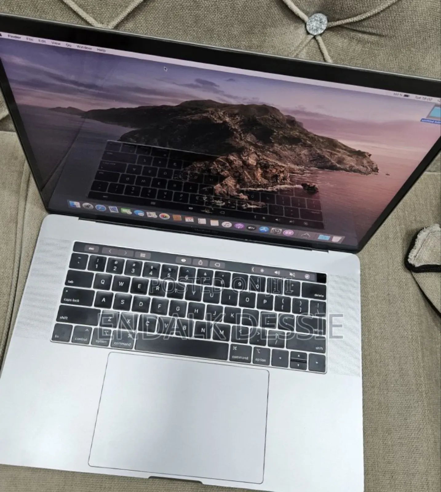 New Laptop Apple MacBook Pro 2019 16GB Intel Core I9 SSD 512GB