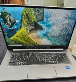 New Laptop HP ZBook Studio G8 32GB Intel Core I7 SSD 512GB