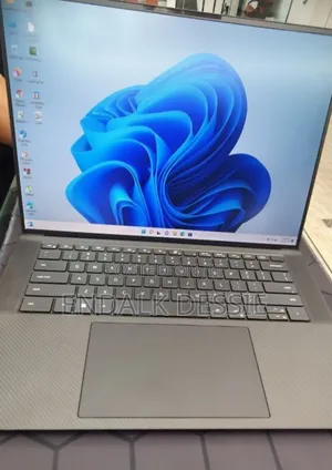 New Laptop Dell Precision 5540 16GB Intel Core I7 SSD 512GB