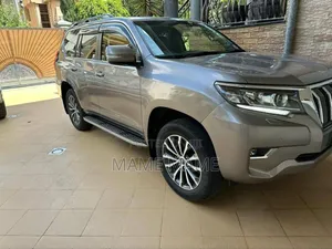 Photo - Toyota Land Cruiser Prado 2021 Gray