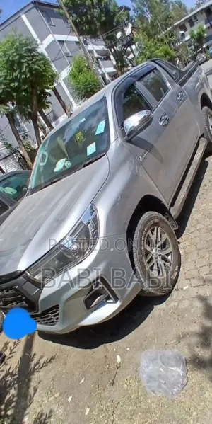 Toyota Hilux 2020 Silver