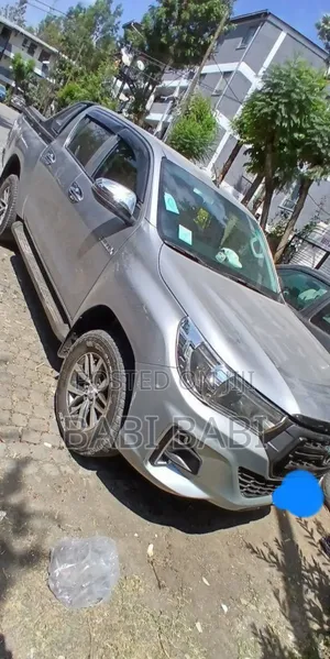Toyota Hilux 2020 Silver