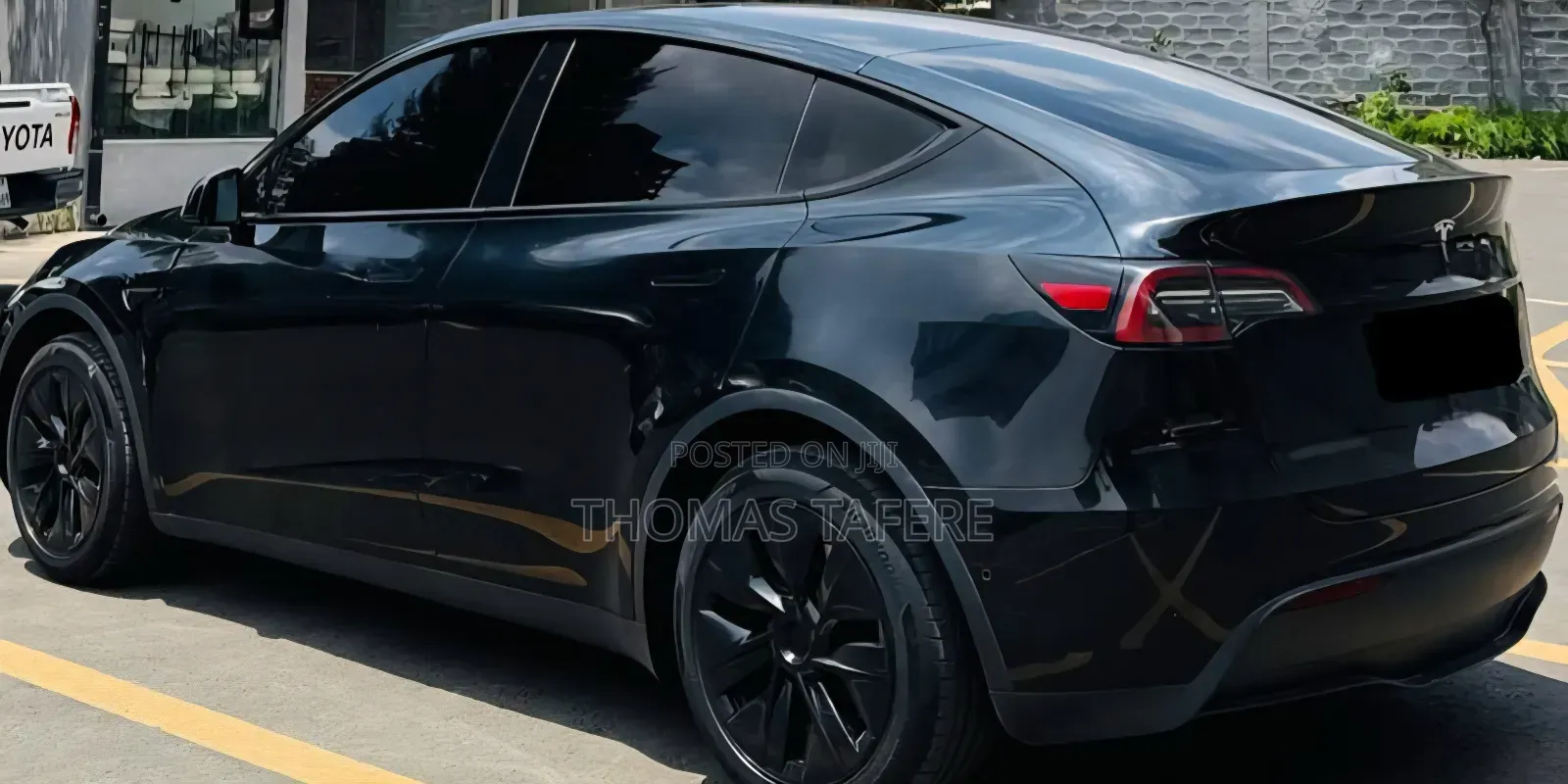 Tesla Model Y 2024