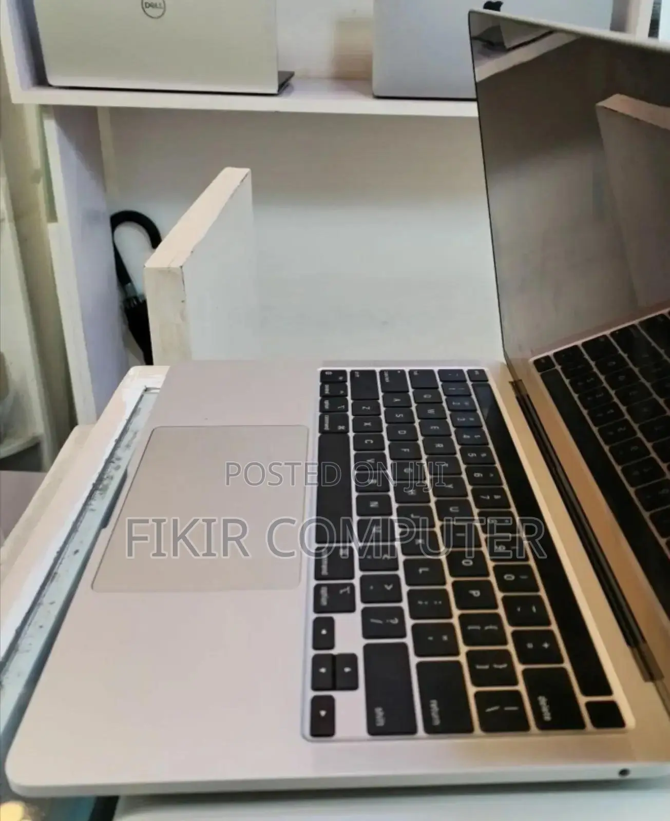 New Laptop Apple MacBook Pro 2020 M1 16GB Apple M1 Pro SSD 512GB
