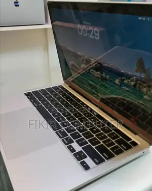 New Laptop Apple MacBook Pro 2020 M1 16GB Apple M1 Pro SSD 512GB