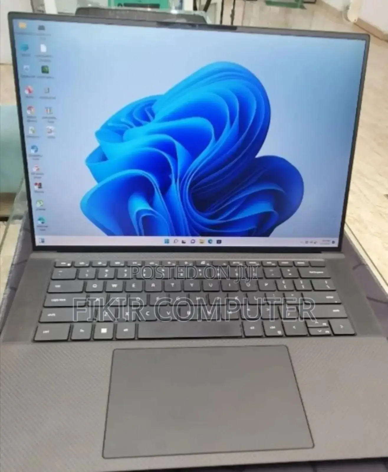 New Laptop Dell Precision 5570 16GB Intel Core I7 SSD 512GB