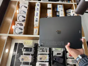 Photo - Apple iPad Pro 13 (2024) 256 GB Black