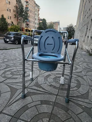 Photo - Toilet Chair𡯁你brand New Commode Chair夷狄medical Commode Chair奔波commode