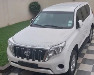 Photo - Toyota Land Cruiser Prado 2018 White
