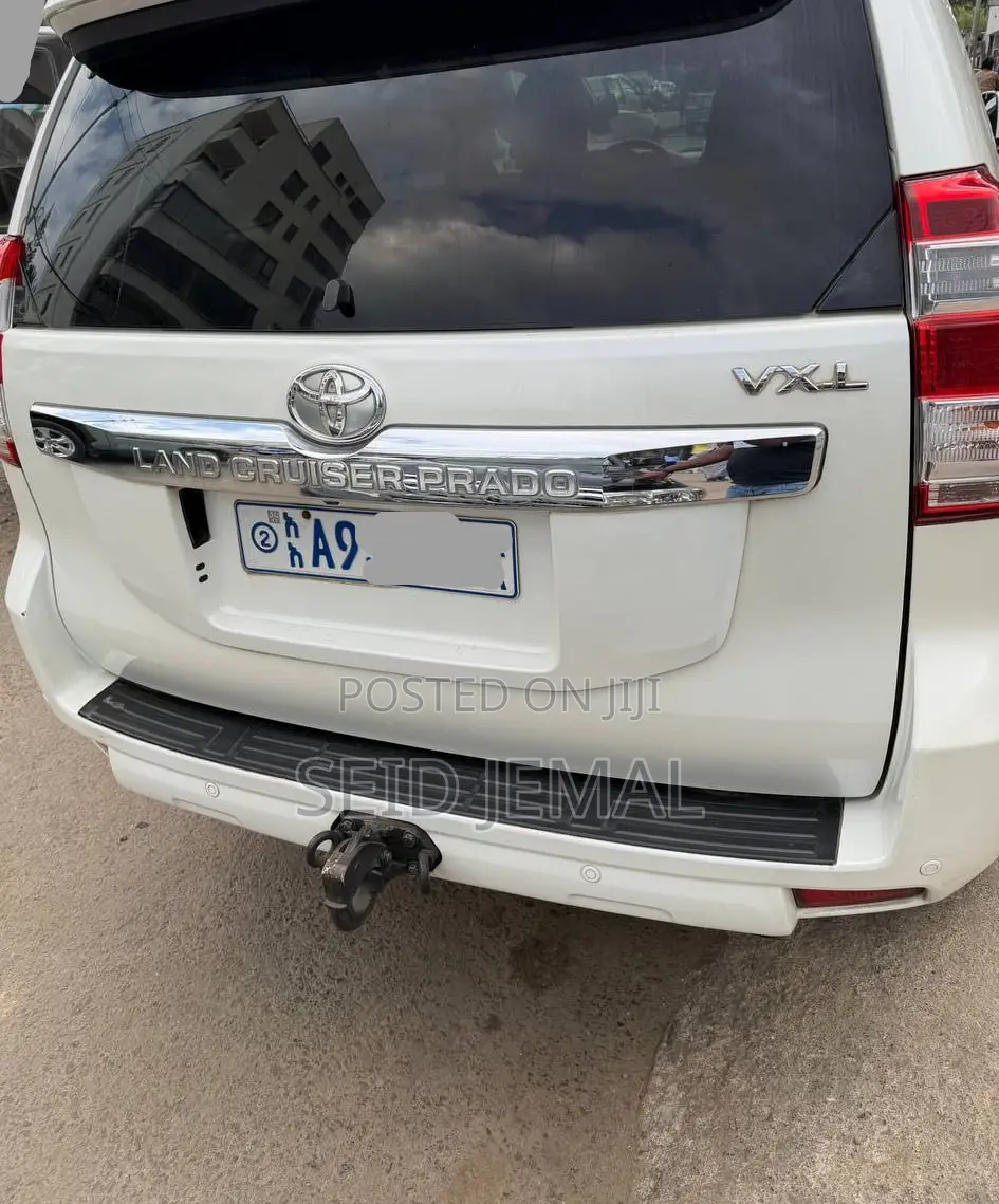 Toyota Land Cruiser Prado 2015 Off white