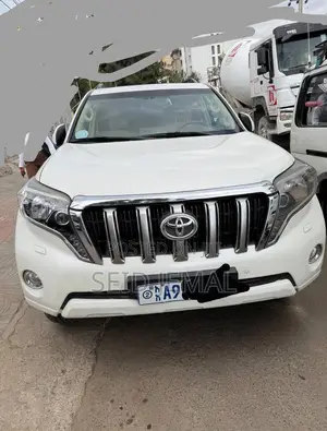 Photo - Toyota Land Cruiser Prado 2015 Off white
