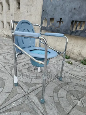 Photo - Commode Chair延誤brand New Toilet Chair九月brand New Commode Chair腔裏commod