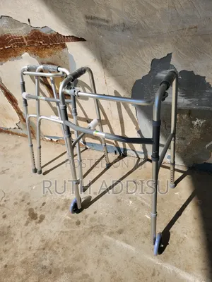 Photo - Foldable Stainless Walker段考almunium Walker脆皮brand New Meducal Walker