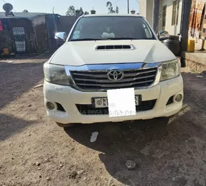 Toyota Hilux 2012 Ivory